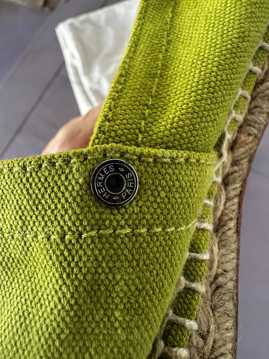 Hermes Men\'s  Espadrilles in Green Canvas Size 42 main image 8